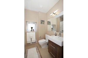 OUTSTANDING SHARE---3 BEDROOM 2 BATH in SOHO--MOTT/E.HOUSTON-