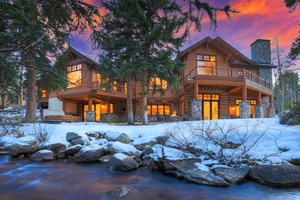 RARE RIVER FRONT Home in Breckenridge