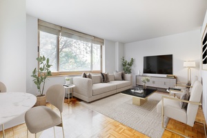 One bedroom in the trees/ IN CONTRACT
