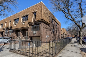 Multi-Family Residential Property in Douglaston