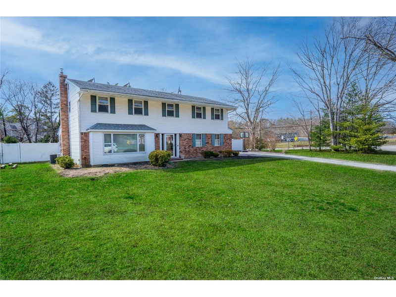 2 Woodview Drive, Nesconset, New York, 11767 4 BR for sale, Residential sales Nest Seekers
