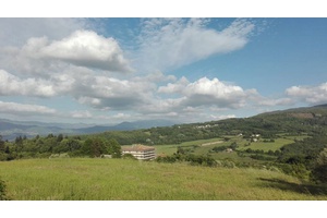 For sale in Tuscany in Florence, estate of 657 hectares of agricultural land, buildings, Medici villa, 9 farmhouses and 19 natural sources of water.