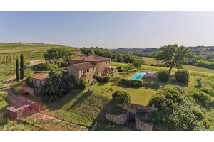 Winery in Montalcino for sale with agriturismo 5 bedrooms, pool, garden. Winery with farm located in one of the most beautiful scenery of Tuscany