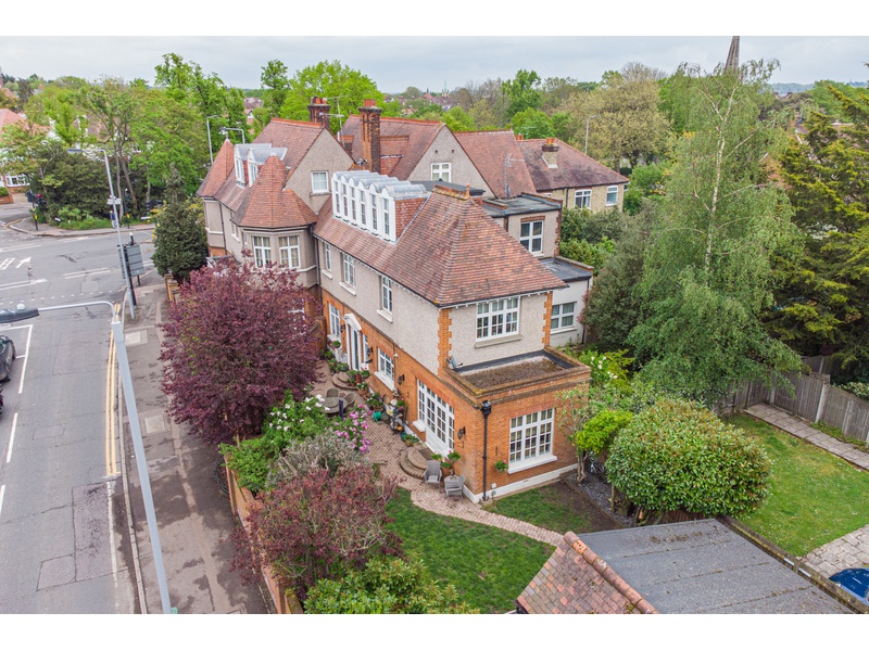 The Ridgeway, North Chingford, London, Greater London, E4 6QN 4 BR