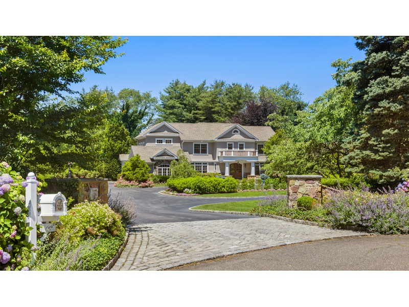 6 Pleasant Ln, Oyster Bay, New York, 11771 5 BR for sale, Residential
