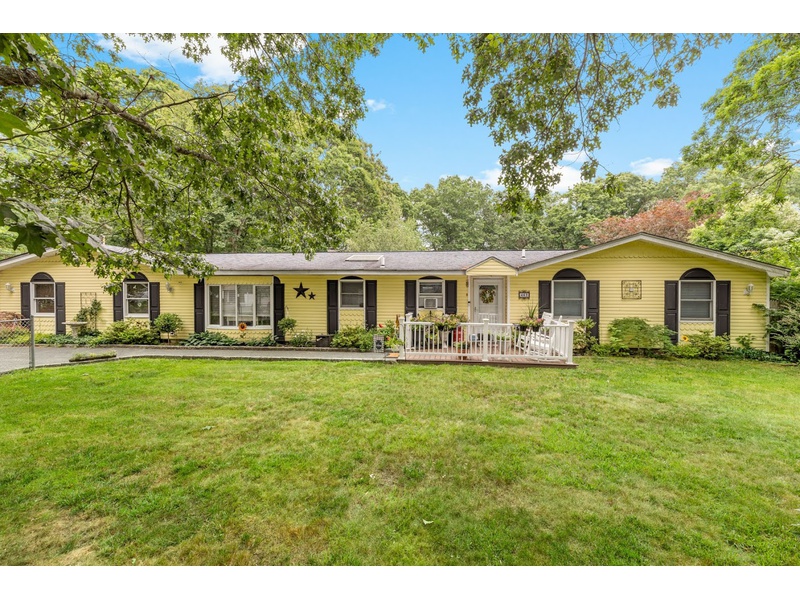 462 Sleepy Hollow Dr, Shirley, NY, 11967 3 BR for sale, Residential