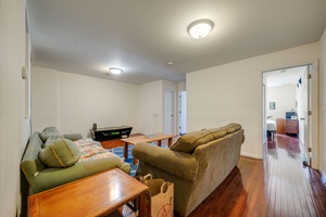 Sprawling 4 Bedroom 2 Bath Apartment located in the Heart of Midtown Hoboken! Seconds to Stevens University, Washington Street Shops and Restaurants, Bus Outside your Door! Central AC and Heating!