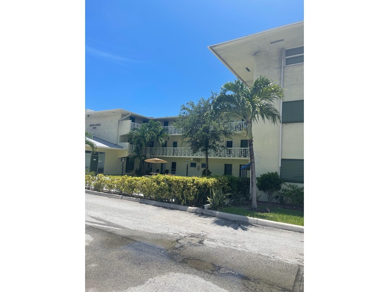 1350 E Sample Road, Pompano Beach, FL, 33064 1 BR for sale, Condo