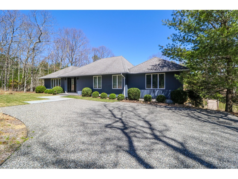 East Hampton, NY, 11937 | 5 BR for rent, single-family rentals | Nest ...