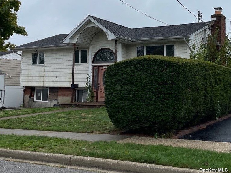 3724 Stokes Avenue, Bethpage, New York, 11714 5 BR for sale
