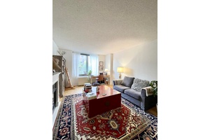 2 SOUTH END AVENUE: 1-BED/1-BATH STEPS AWAY FROM THE WATERFRONT