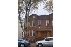 Charming one bedroom on a tree-lined street in Brooklyn