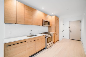 Open and Bright One Bedroom Condo in the Heart of Downtown Jersey City