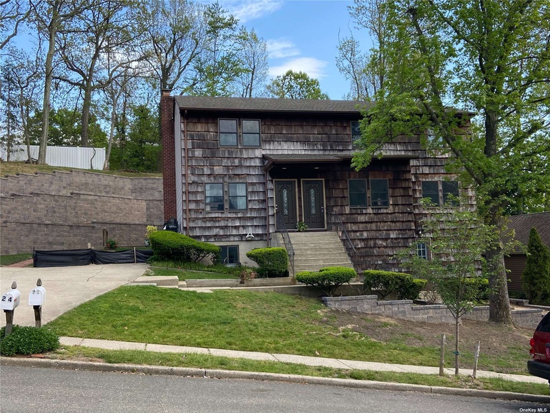 24 Conifer Court, Northport, NY, 11768 3 BR for rent, Residential Lease rentals Nest Seekers