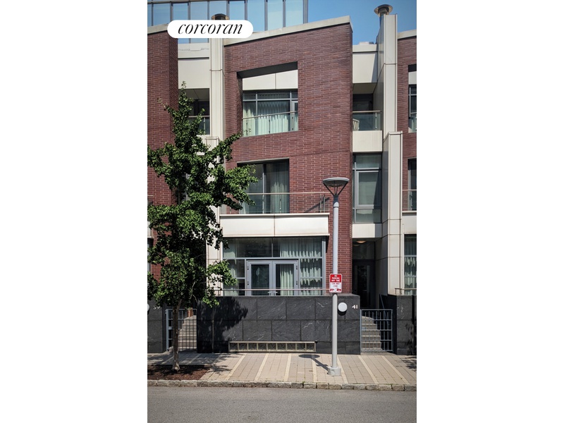 1 Northside Piers, Brooklyn, NY, 11249 3 BR for rent, apartment