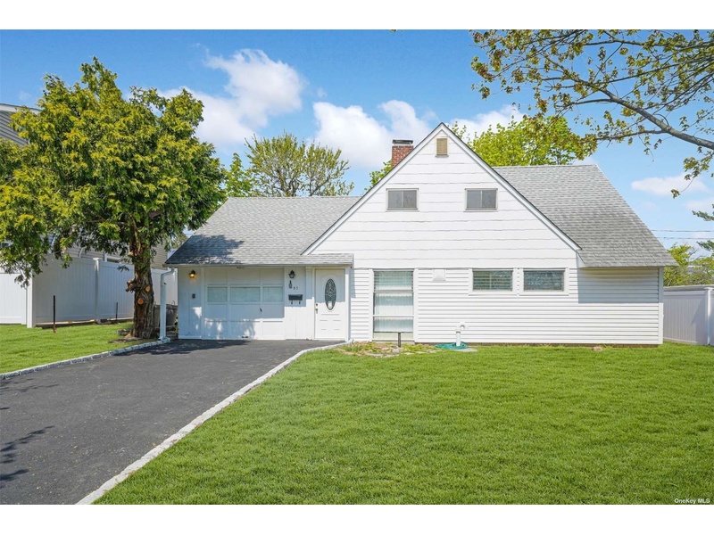 51 Robin Lane, Levittown, NY, 11756 5 BR for sale, Residential sales