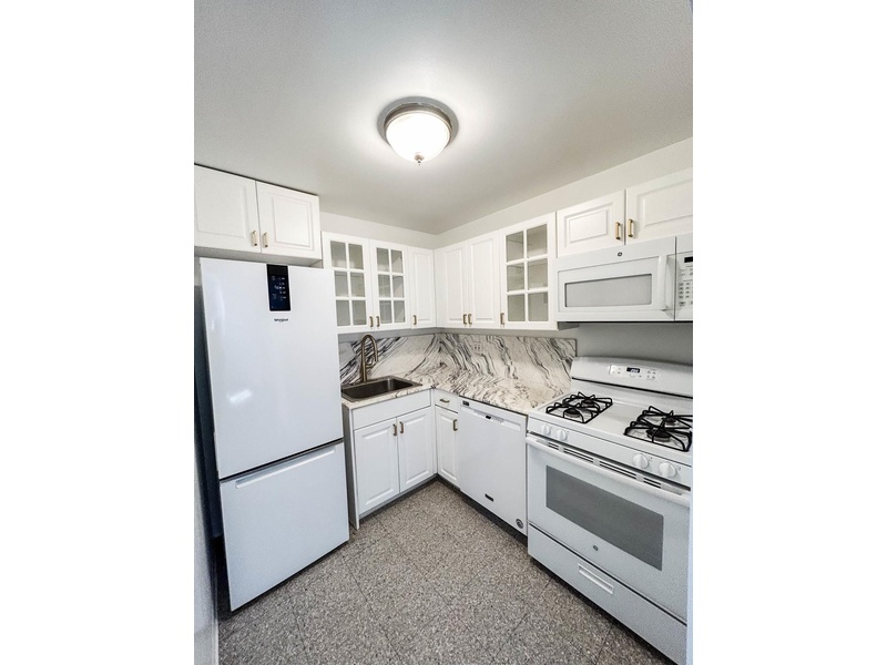 56 Beaver Street, New York, NY, 10004 3 BR for rent, apartment