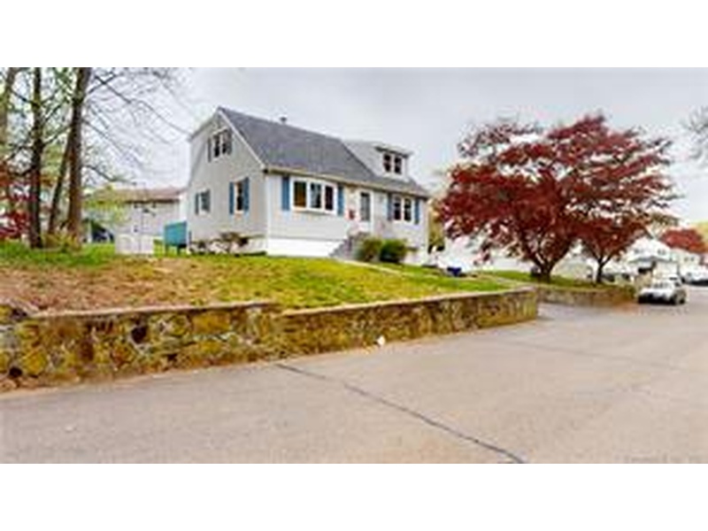 145 Rooster River, Bridgeport, CT, 06606 5 BR for rent, singlefamily