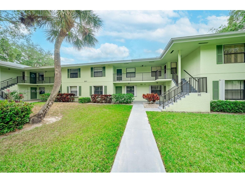 601 Sabal Ridge Cir, Palm Beach Gardens, FL, 33418 2 BR for sale