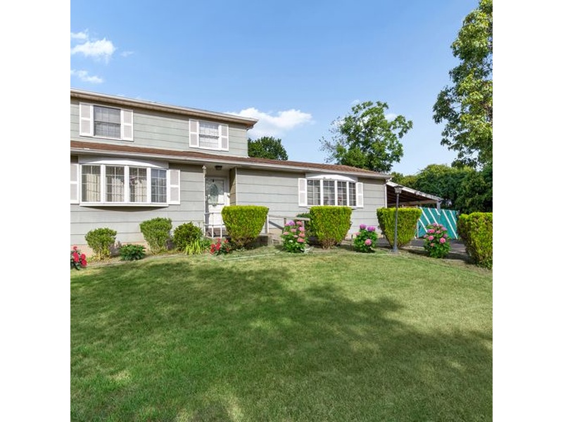 9 Chapman Pl, Bay Shore, NY, 11706 6 BR for sale, House sales Nest