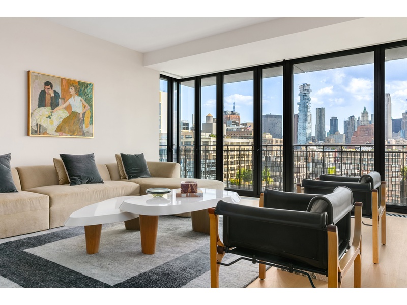 Picture of High-rise condo with pool and ocean views - walk to the beach 【 APR ...