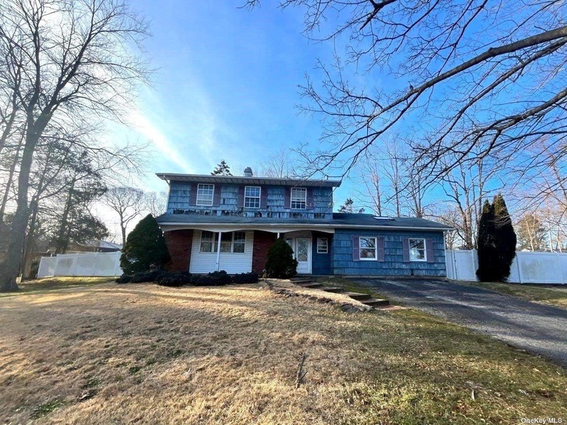 6 Rockhill Road, Rocky Point, NY, 11778 5 BR for sale, Residential