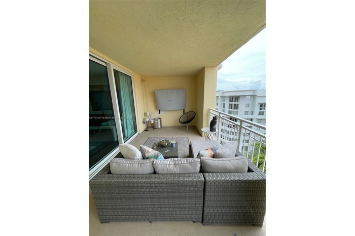 240 ft Balcony