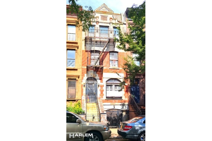 Townhouse Facade