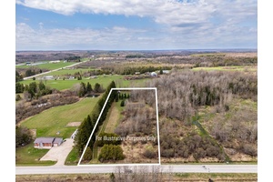 3 Acres in Grey Highlands !