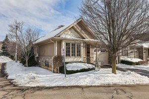 Excellent North End Town House, close to shopping, QEW and canal walking path.