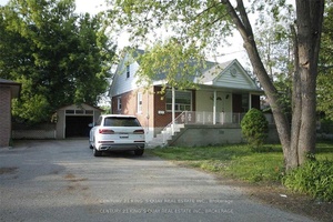 Cozy 4 Bedrooms House With 2 Washrooms Located In Hi Demand Crosby Neighbourhood Looking For AAA Tenant, Near To Walmart, Costco, Food Basic And Shopping Plaza, Walk To Some Of ...