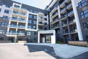 Stunning 1 Bedroom Penthouse In The Heart Of Oakville.