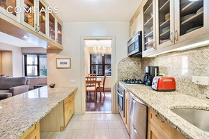 50 Sutton Place South is a white glove full service luxury cooperative with 24 hour doorman and concierge services, supremely attentive resident manager, an elegant lobby, fitness center and garage.