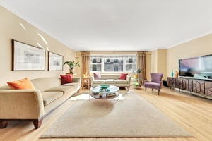 Welcome to Residence 2EF, a magnificent, move in ready, three bedroom, three full bathroom home at 446 East 86th Street, nestled between 1st and York Avenues in prime Yorkville.