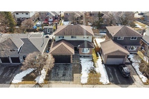 Awesome Cherrywood model 2150 sqft bright open layout, many updates including flooring amp ; staircase, upgraded kitchen, upgraded bathrooms, sauna 90 complete, Bright inviting kitchen open to family room w ...