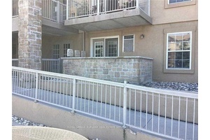 Great ground floor 1 bedroom with Private Balcony, 640 sq.