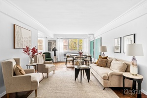 MOVE RIGHT IN to this oasis of comfort, style, convenience and sophistication in the heart of the prestigious Lenox Hill neighborhood on Manhattan s upper east side.