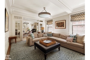 This Carnegie Hill Classic got a modern makeover.