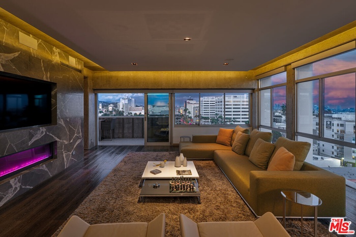 Living Room of Unit 802 at Dus