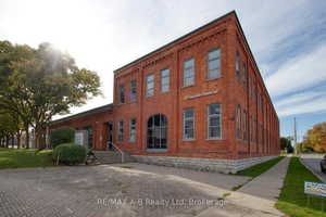 Excellent lease opportunity in one of Stratford most well known buildings.