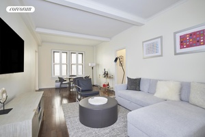 Perfectly located on the Upper East Side, west of Lexington Avenue, this pristine one bedroom one bath apartment offers the perfect blend of pre war charm and modern touches.