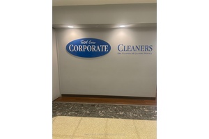 Well established and highly recognized Dry Cleaner in the always popular College Park.