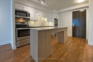 Live in the heart of Toronto's vibrant Entertainment District at Tridel's prestigious Element building.