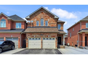Welcome Home ! This Well Maintained 4 Bedrooms, 4 Bathrooms, Luxury Detached Family Home Is Ready For You To Move In And Enjoy !