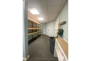 REASONS TO LEASE THIS OFFICE SPACE LOCATED AT 140 REGINA RD, SUITE 15 1 Excellent industrial commercial unit located at Martin Grove and Highway 7.