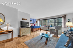 Luxe Studio and your own deeded Parking Spot Additional 150K !