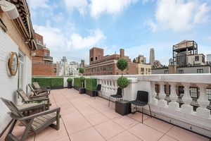 PENTHOUSE LIVING WITH DREAMY PRIVATE WRAP TERRACE !