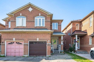 4 2 bedroom semi detached Home in one of Scarborough's most desirable neighbourhoods !