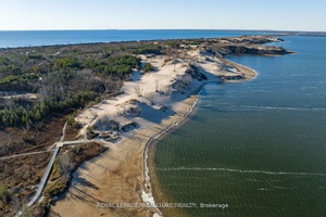 Here is your chance to enjoy one of the premier areas of Prince Edward County on West Lake !