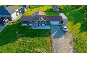 Beautiful 6 Bedroom 2 Washroom On 1.